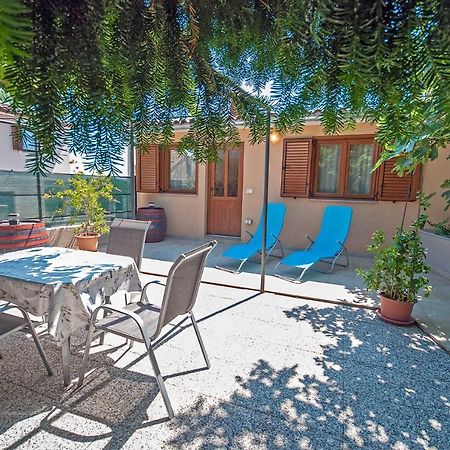 Apartman Kirac Pomer Bagian luar foto