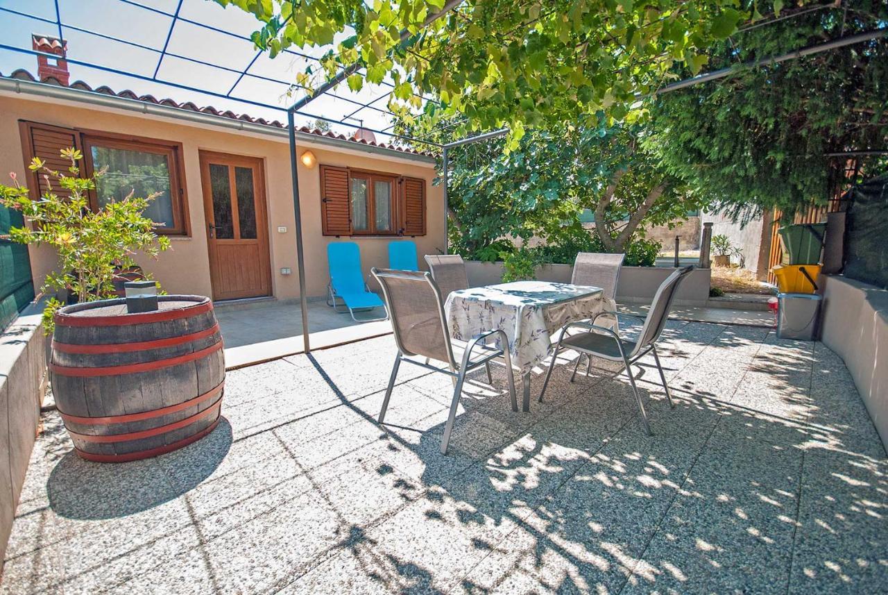 Apartman Kirac Pomer Bagian luar foto