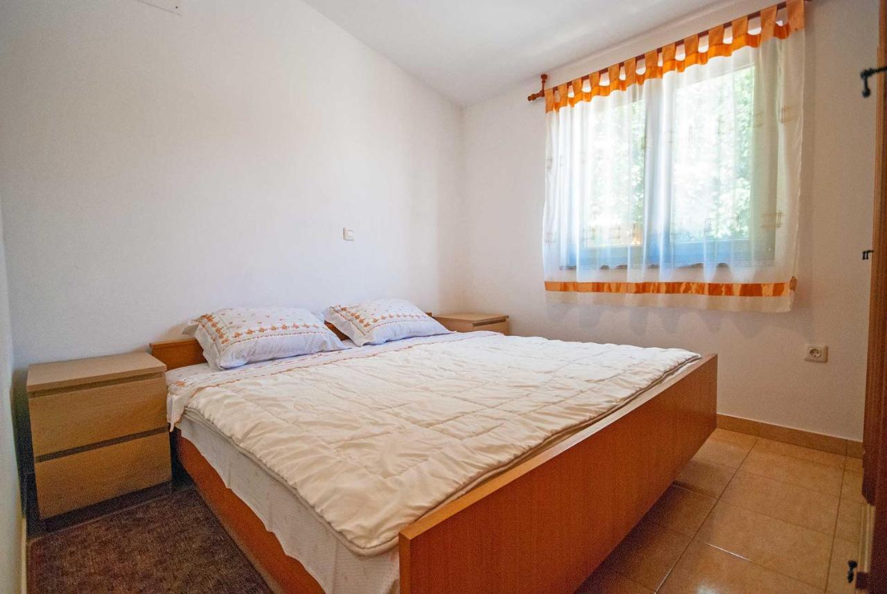 Apartman Kirac Pomer Bagian luar foto
